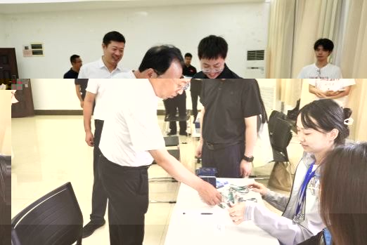 副校長、我院領導與新生代表合影2